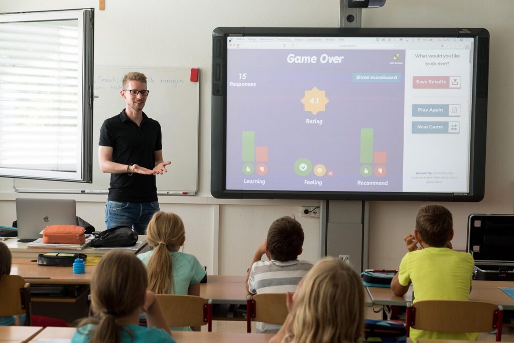 teacher, property, plant, and teaching, teaching, nature, whiteboard, classroom, smart board, media, training, to learn, school, board, feedback, elementary school